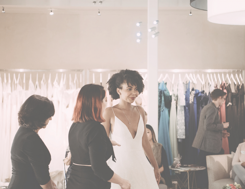 How to be a good dress shopping guest. Desktop Image