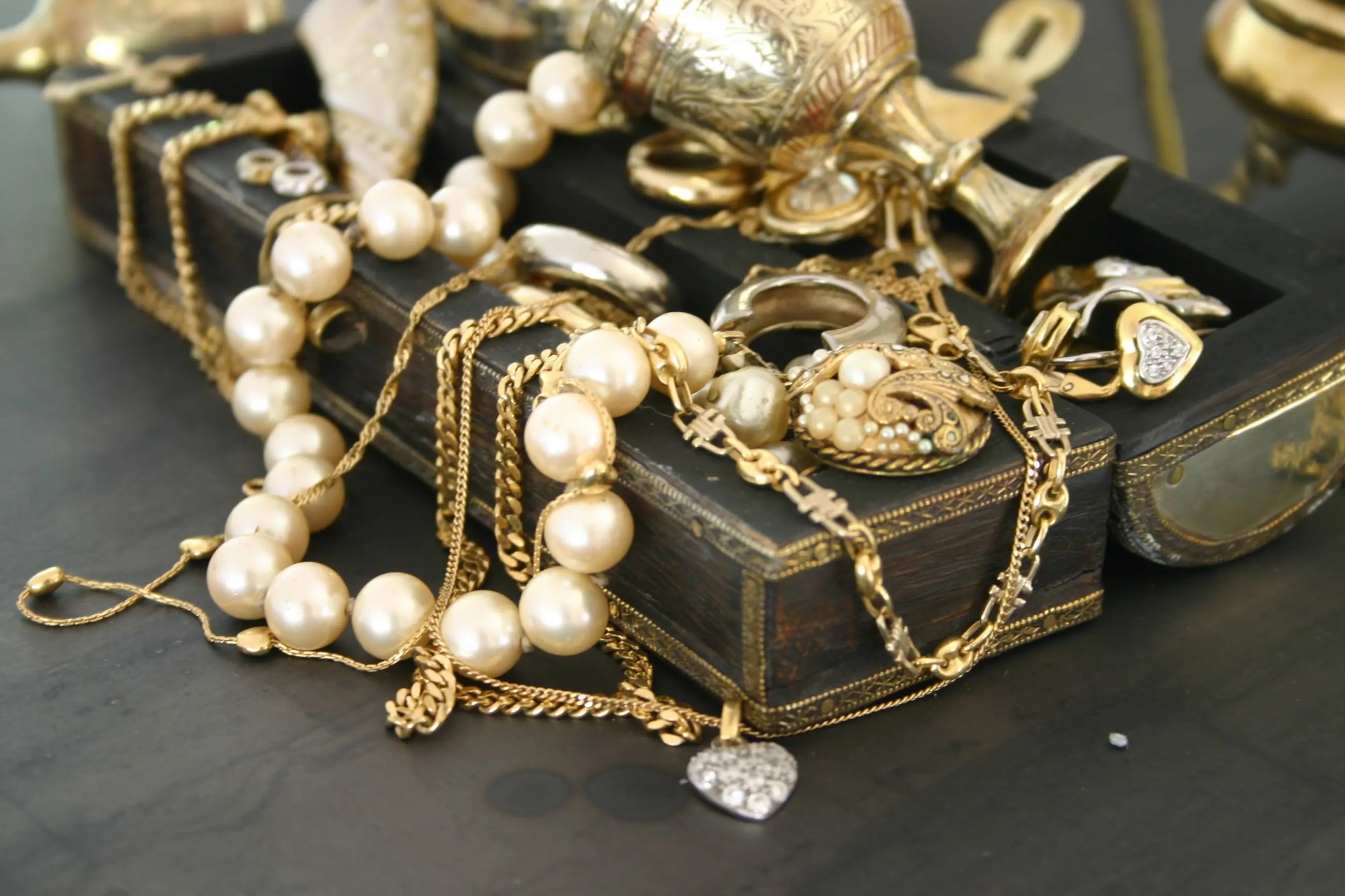 The Secret World of Vintage Bridal Accessories: Discovering Hidden Treasures. Mobile Image