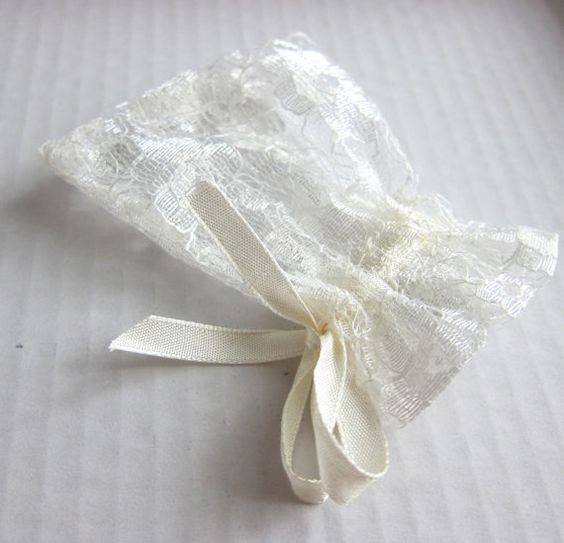 Make a lace jewelry pouch
