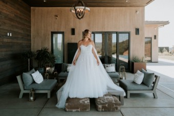 La Curve by Beccar Mindy with Off Shoulder Sleeves #0 default thumbnail